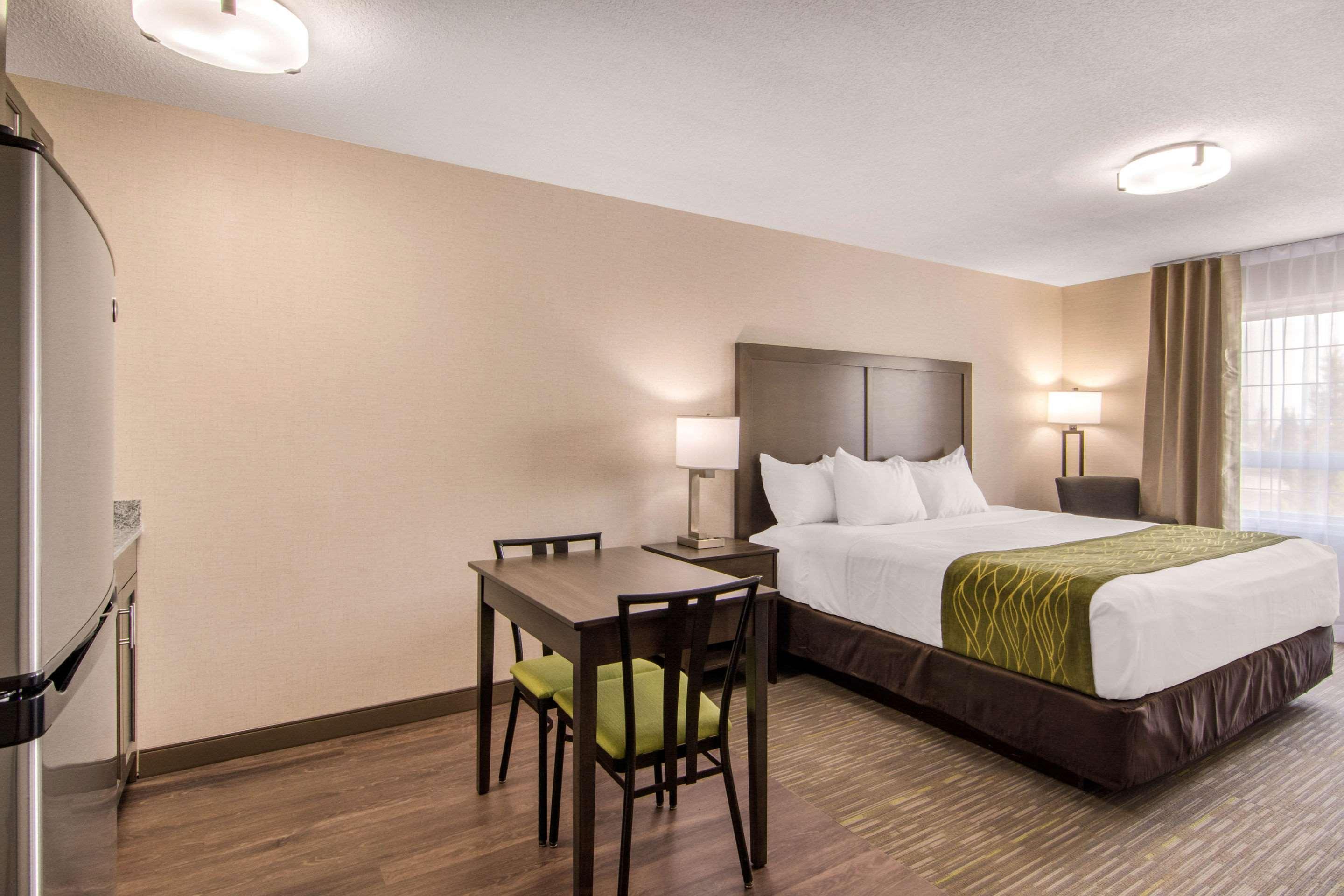 רד דיר Comfort Inn & Suites מראה חיצוני תמונה