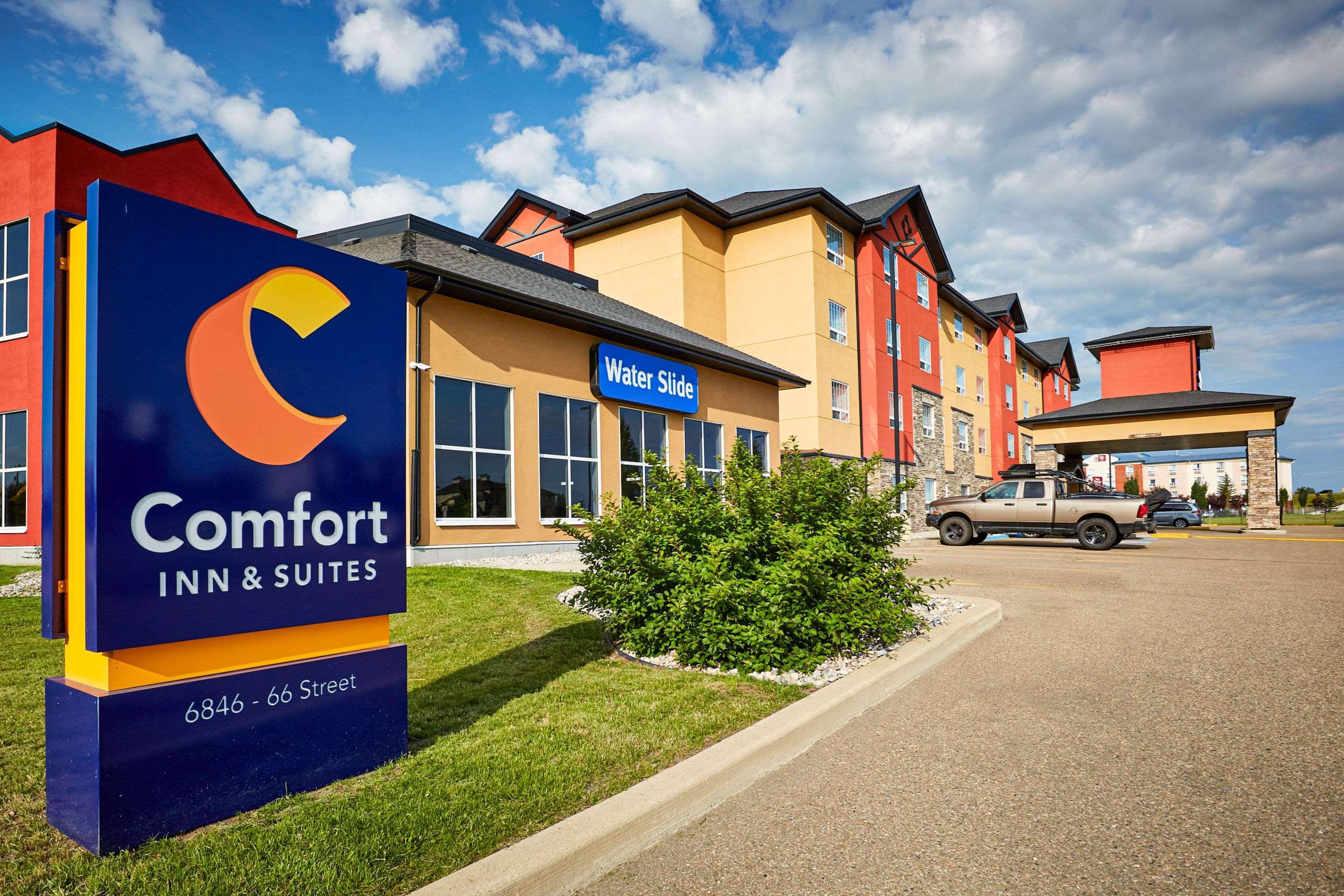 רד דיר Comfort Inn & Suites מראה חיצוני תמונה