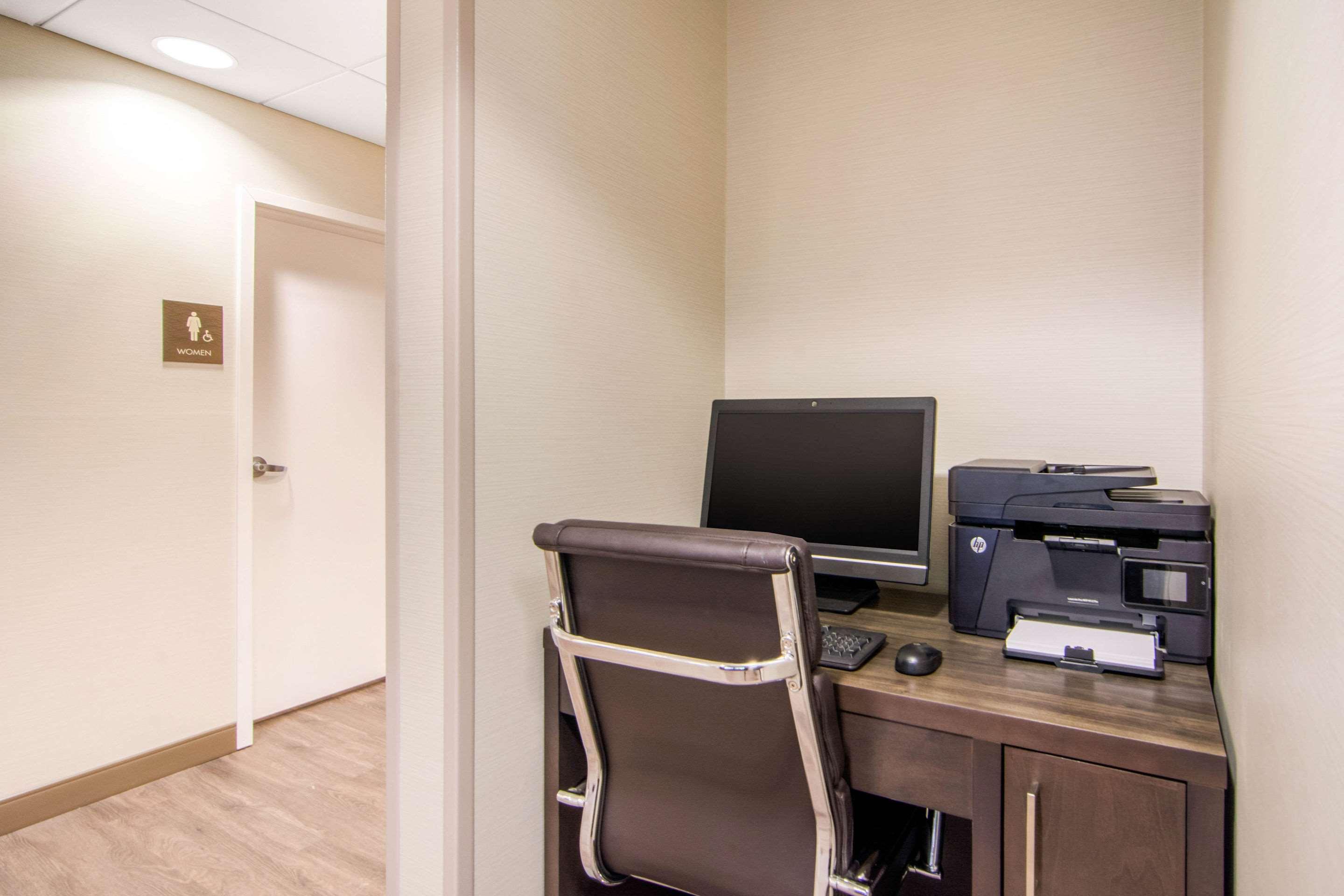 רד דיר Comfort Inn & Suites מראה חיצוני תמונה