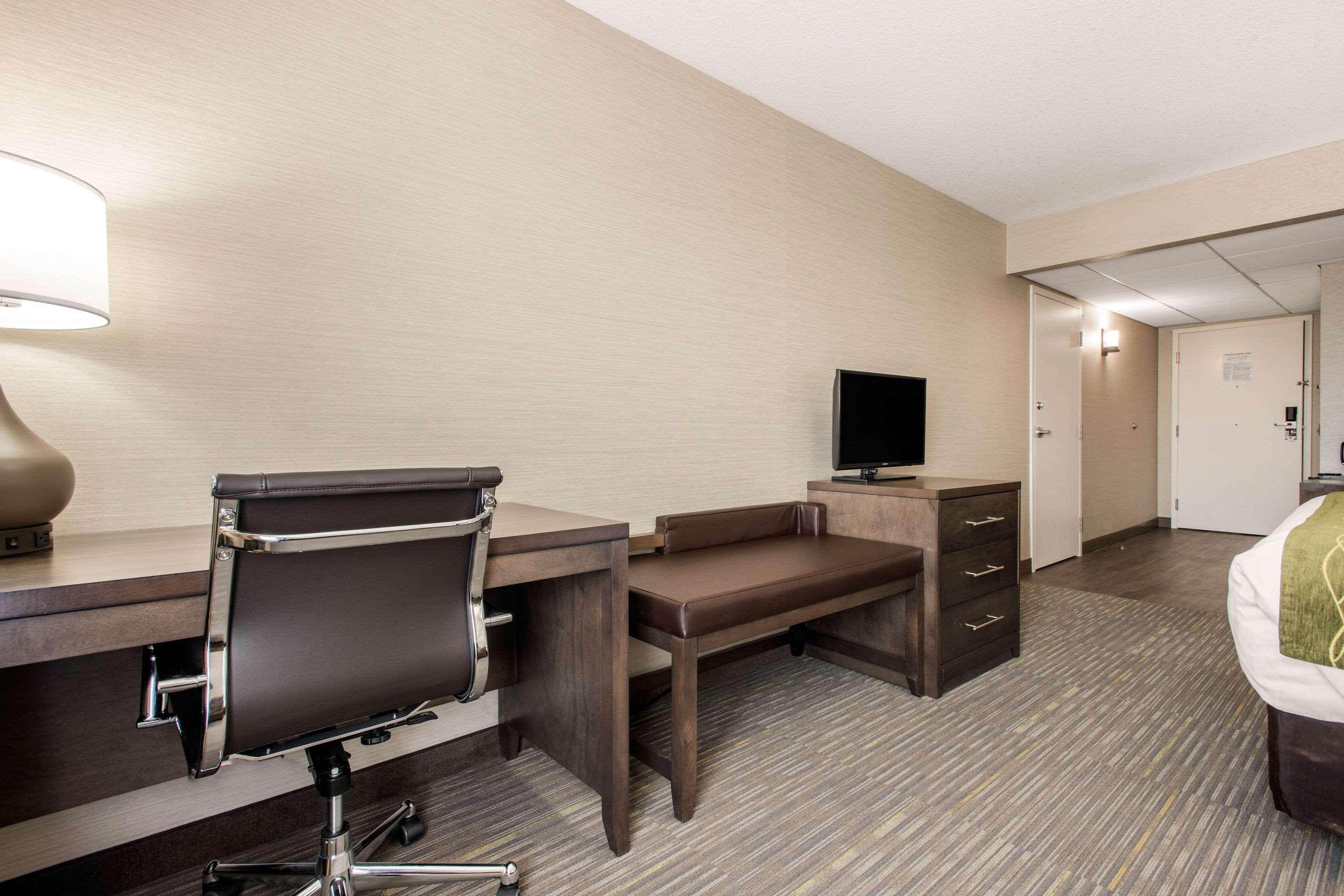 רד דיר Comfort Inn & Suites מראה חיצוני תמונה