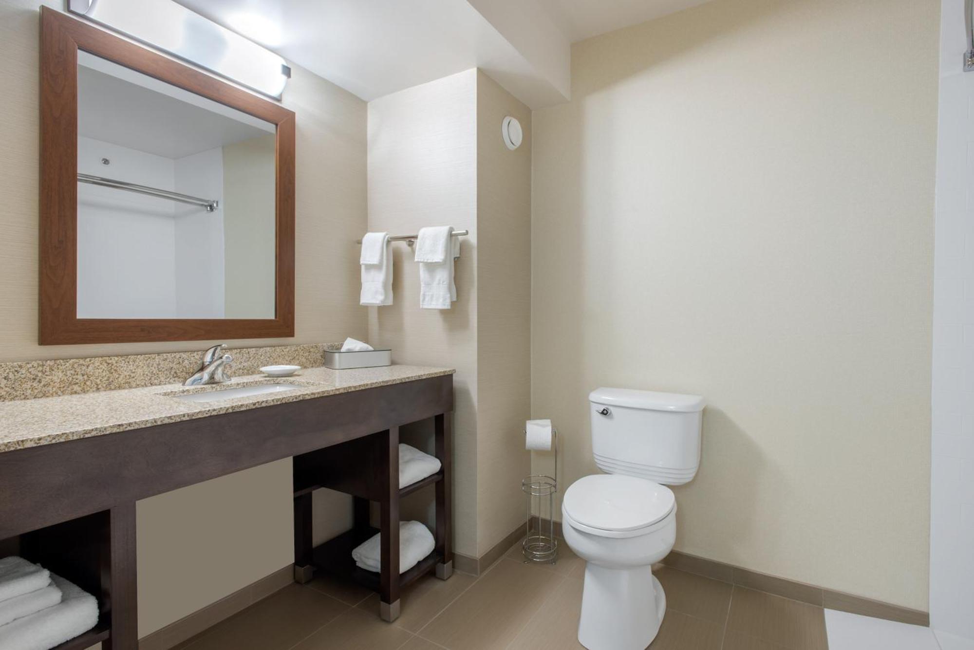 רד דיר Comfort Inn & Suites מראה חיצוני תמונה