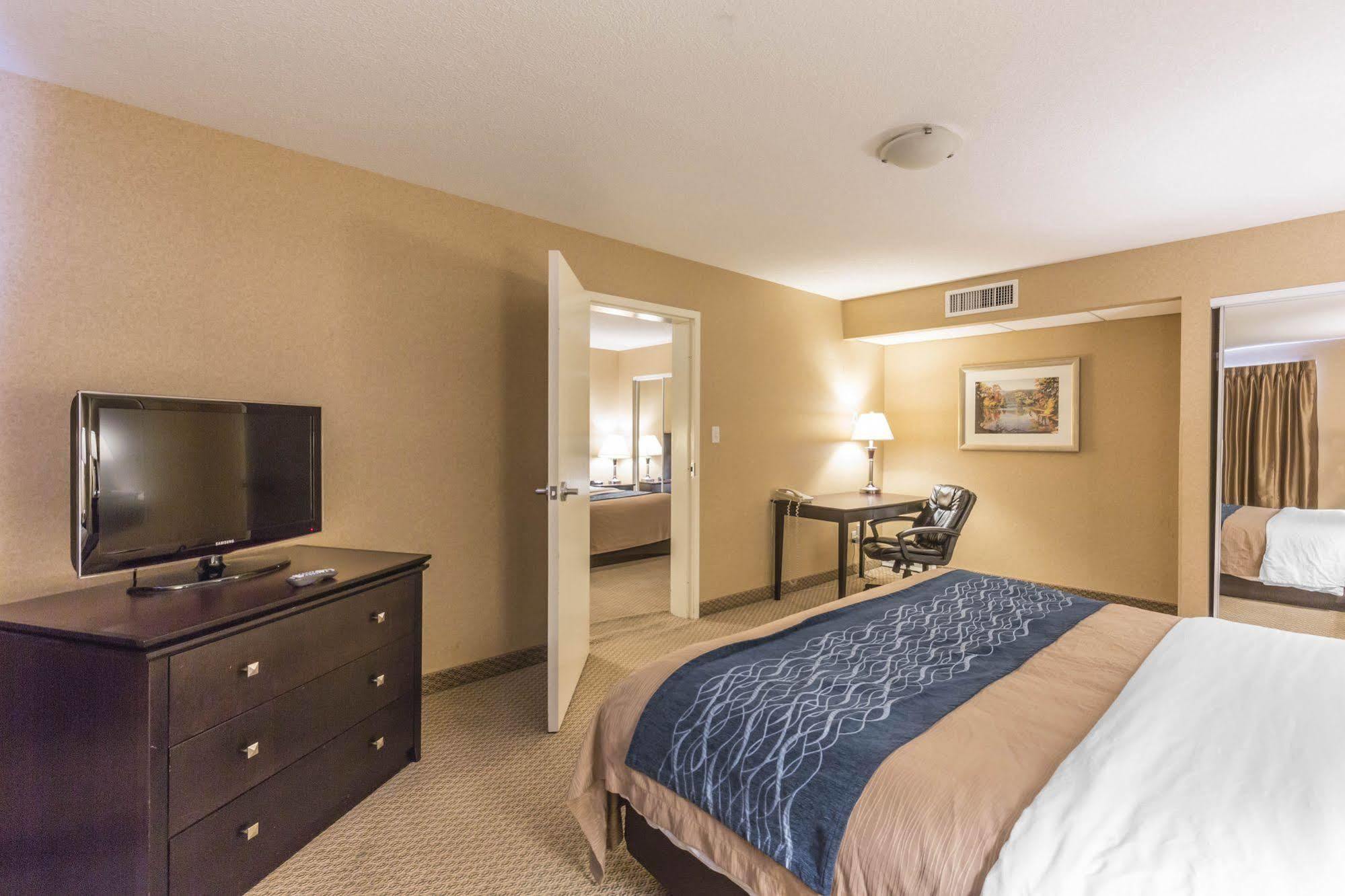 רד דיר Comfort Inn & Suites מראה חיצוני תמונה